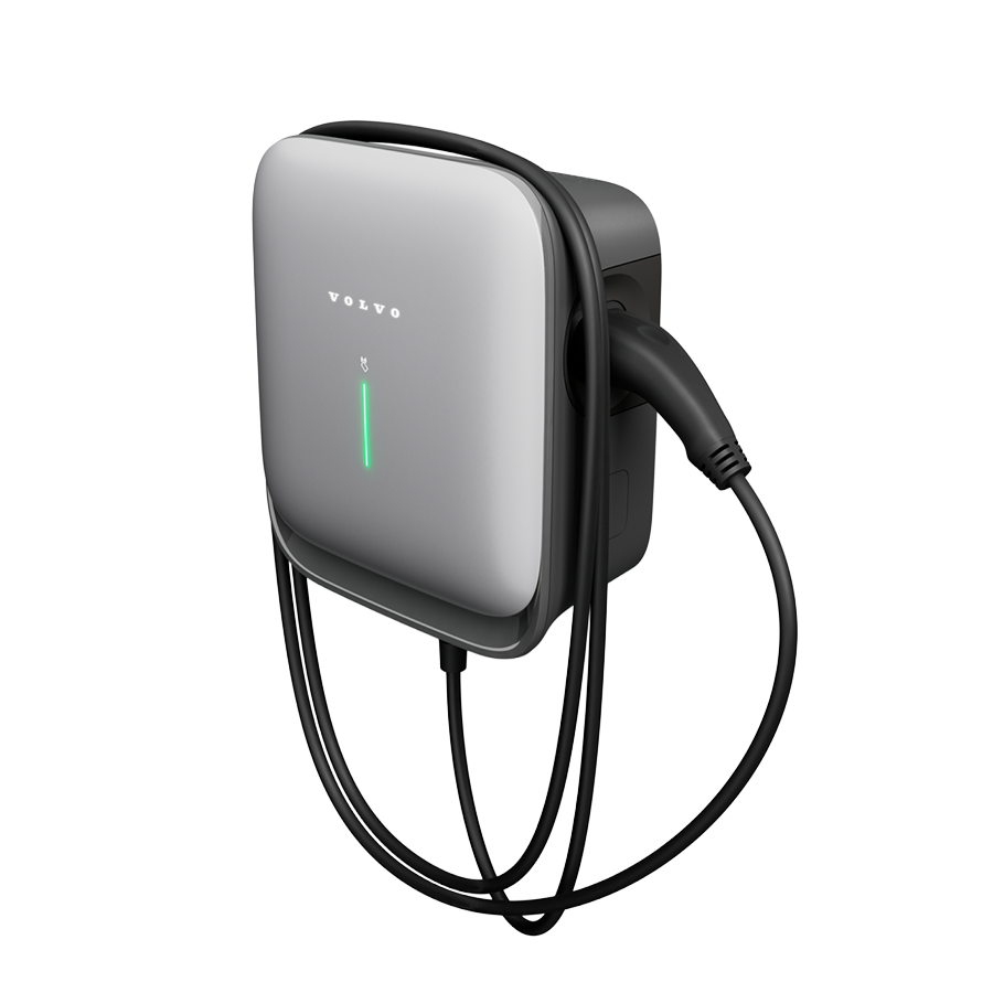 Die Volvo Wallbox mit Kabel freigestellt und aus seitlicher Perspektive